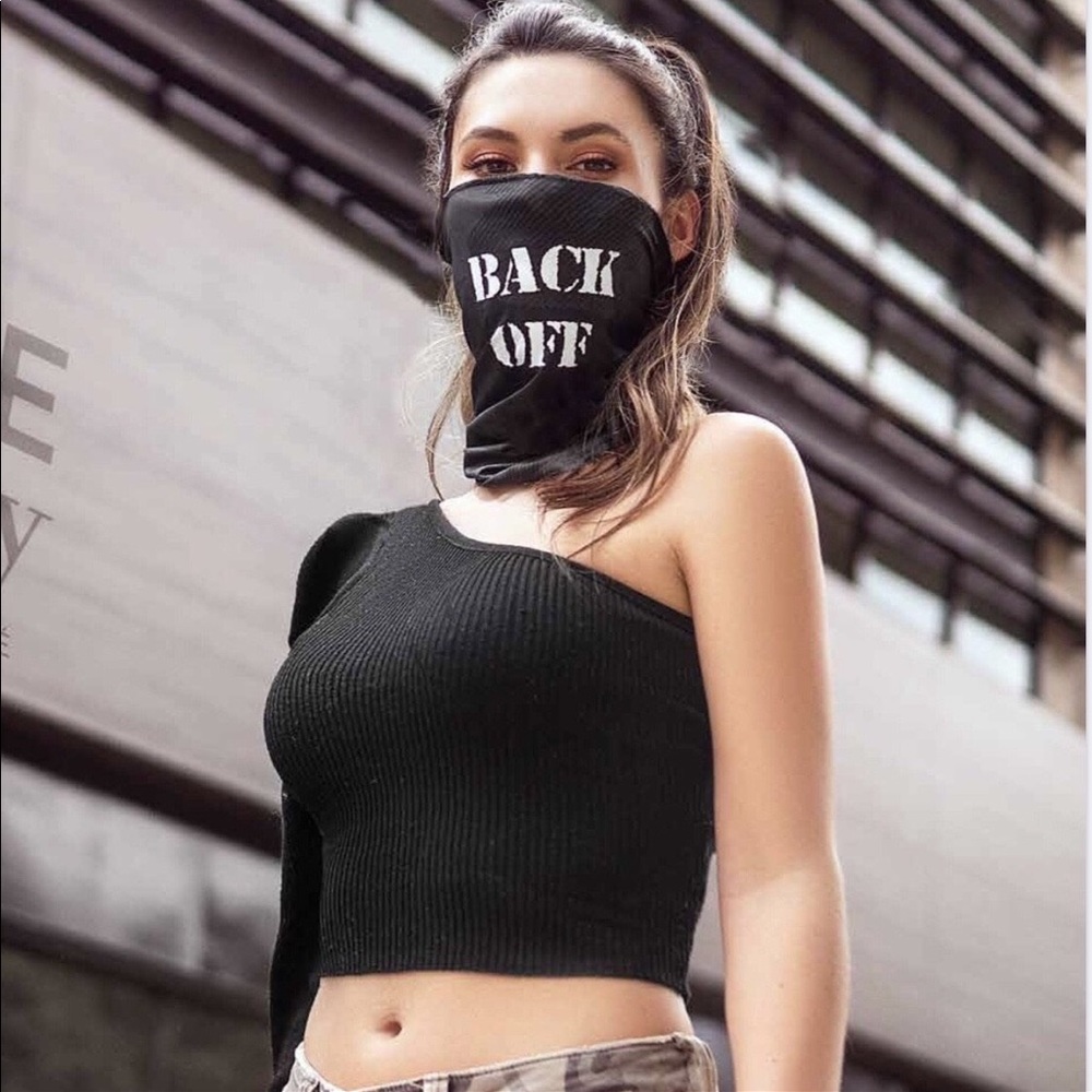 ‘Back Off’ Face Scarf